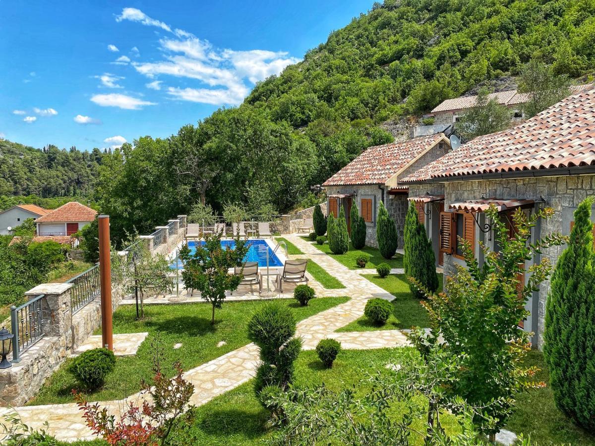 Eco Villas Merak Virpazar Exteriör bild