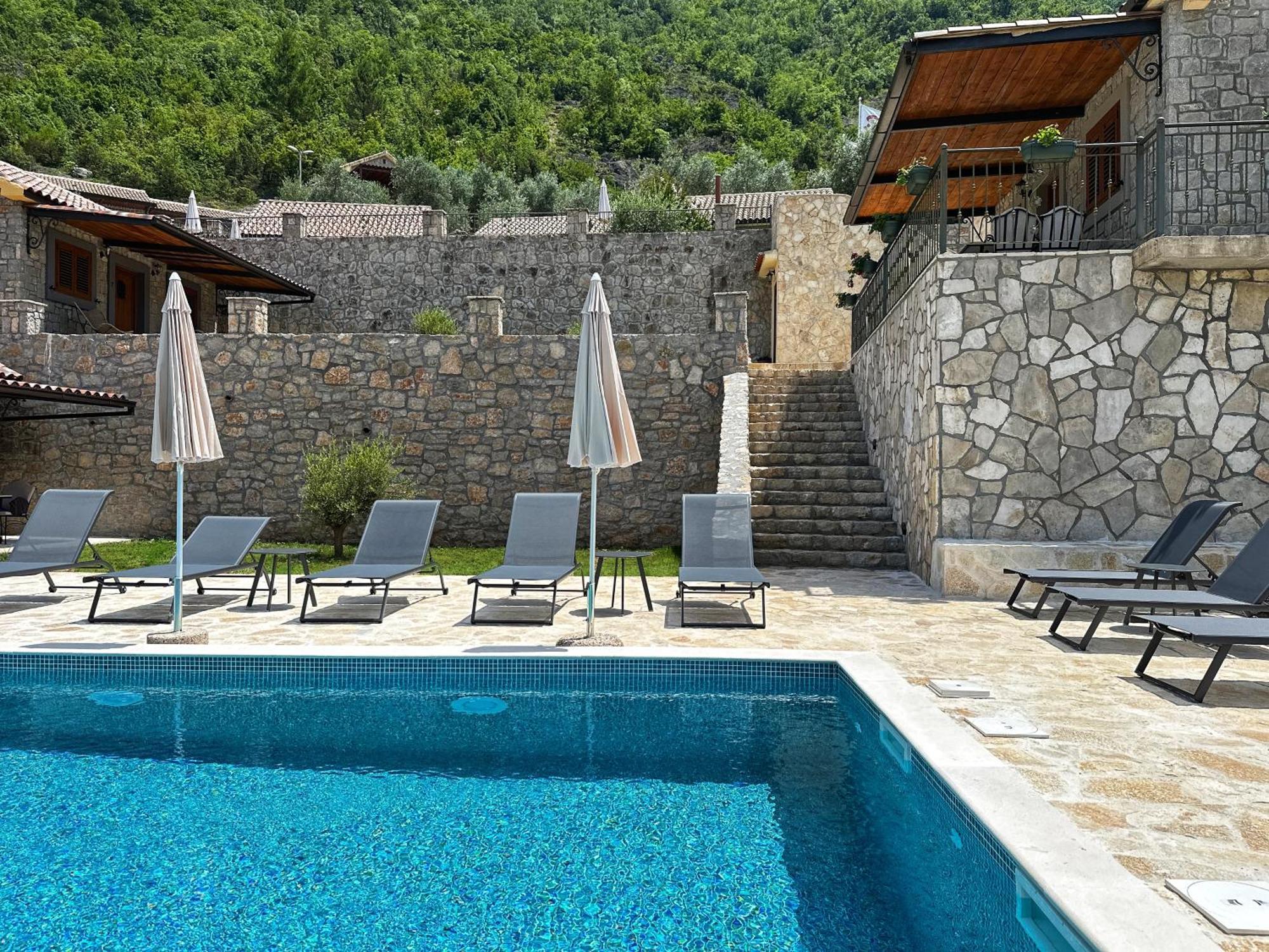 Eco Villas Merak Virpazar Exteriör bild