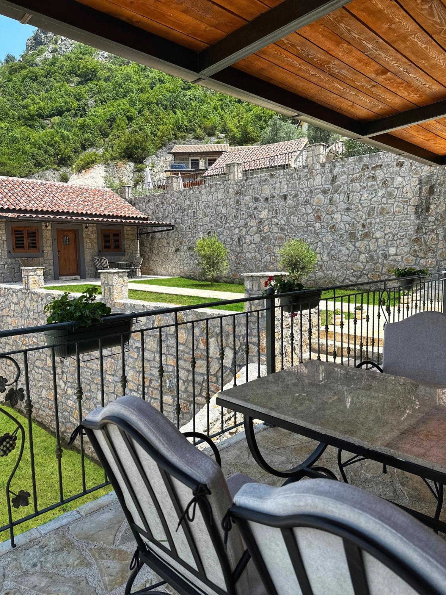 Eco Villas Merak Virpazar Exteriör bild