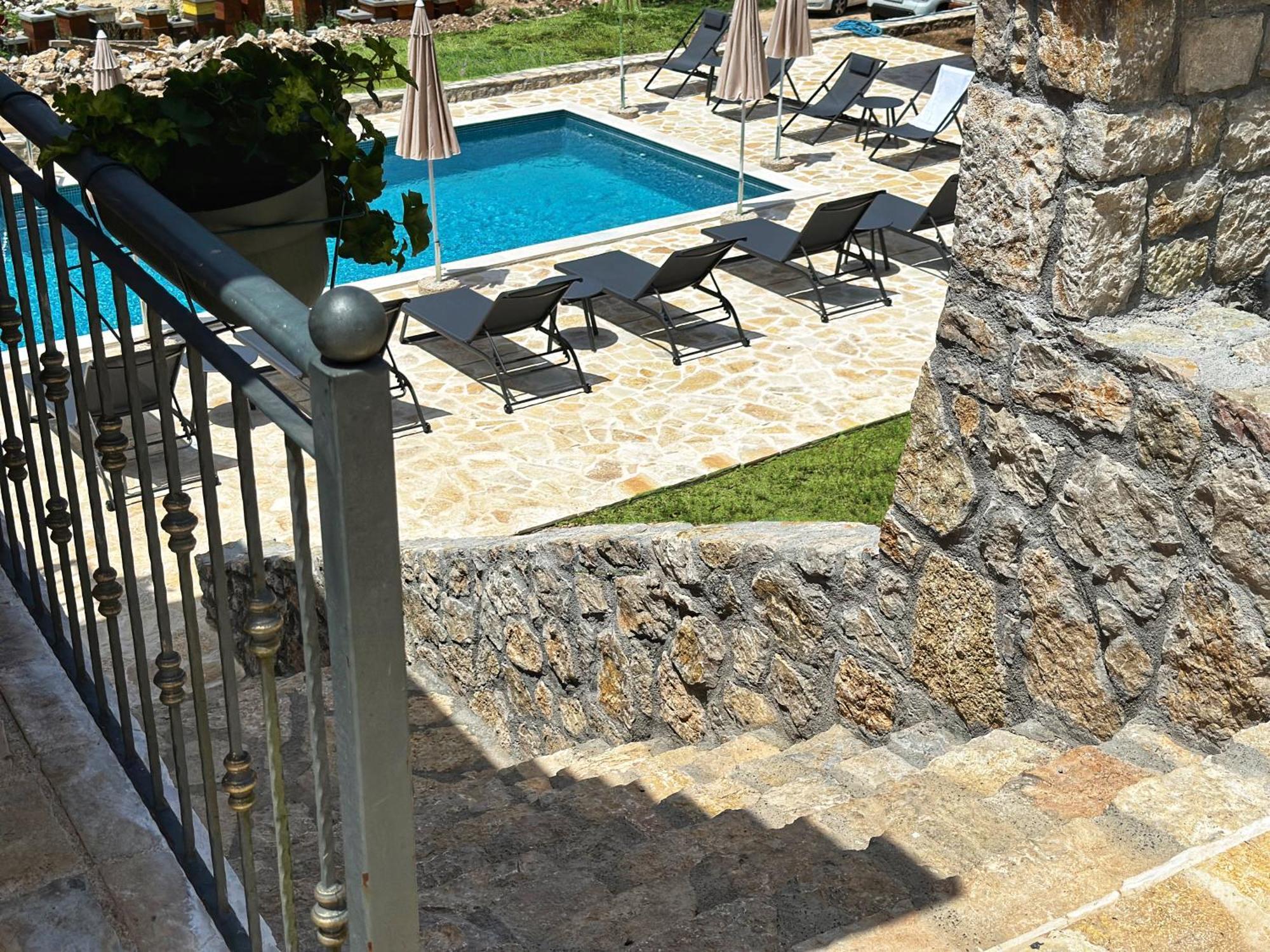 Eco Villas Merak Virpazar Exteriör bild