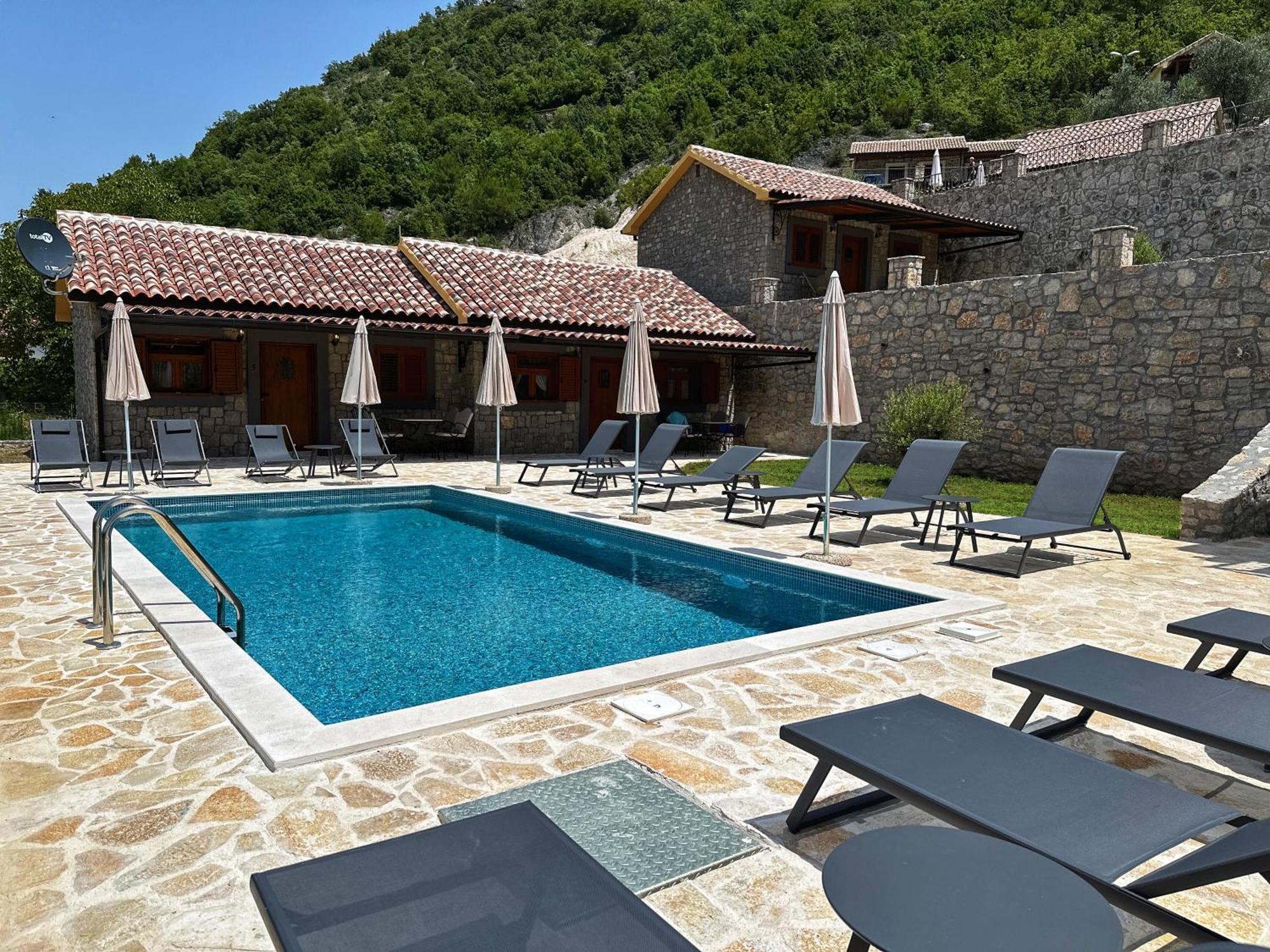 Eco Villas Merak Virpazar Exteriör bild