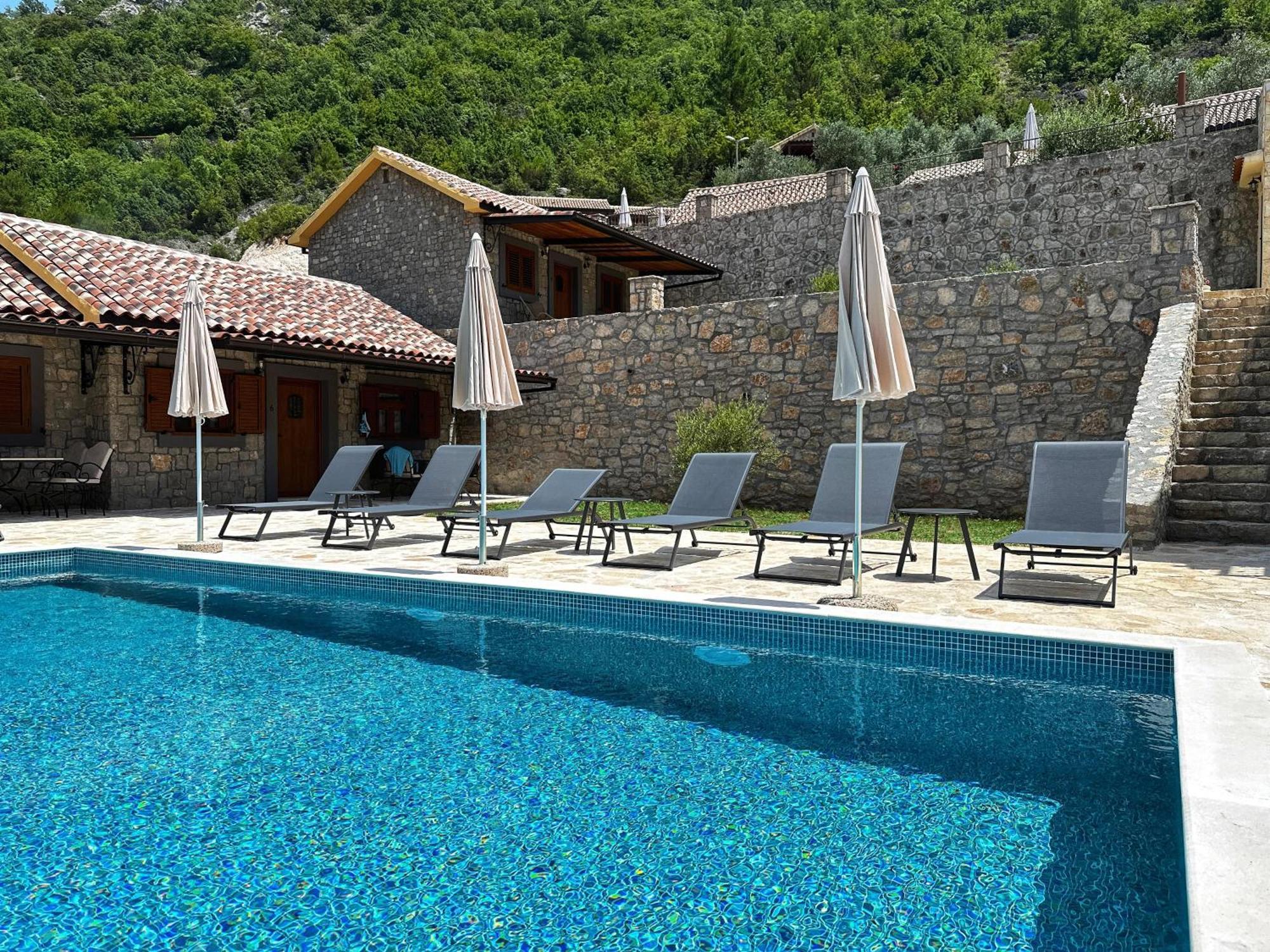 Eco Villas Merak Virpazar Exteriör bild